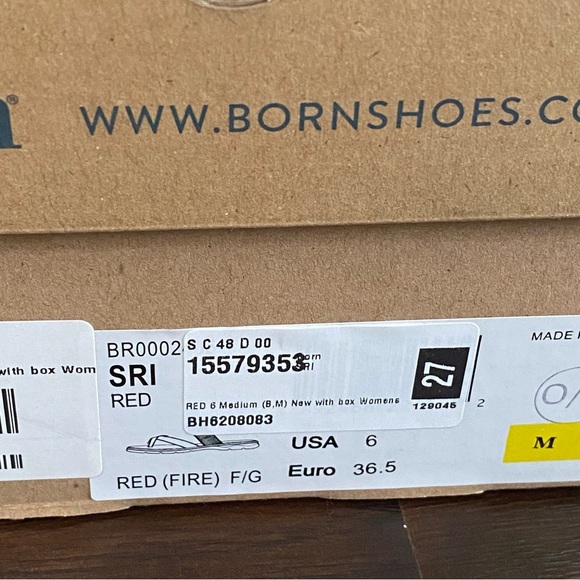New with box Born red and tan flats sandals women’s size 6 - Picture 9 of 9
